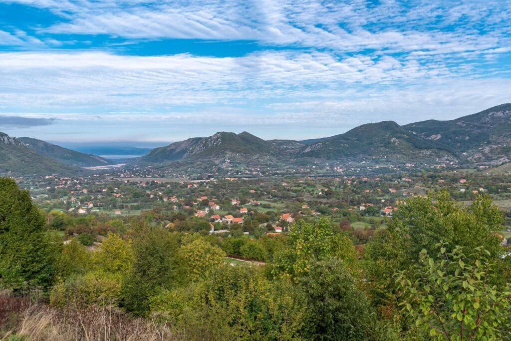 Grandma'S Hut Villa Nikšić Eksteriør bilde