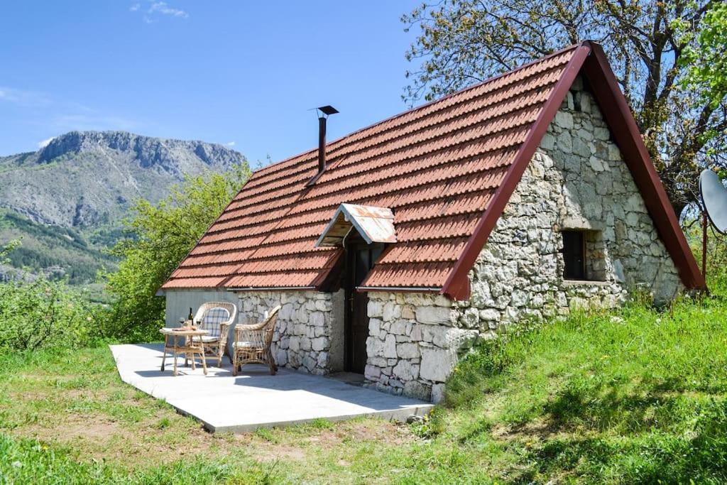 Grandma'S Hut Villa Nikšić Eksteriør bilde