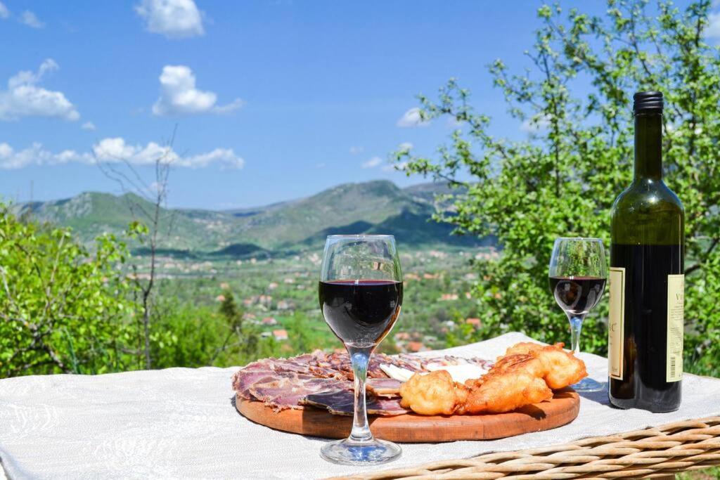 Grandma'S Hut Villa Nikšić Eksteriør bilde